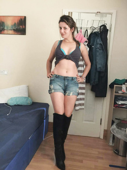Meg 30 yo Polish slut posing