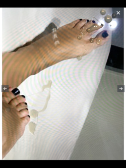 Piedini sborrati da un amico di amaporn