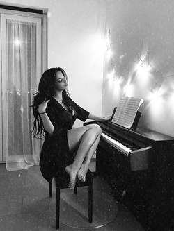 Foto porno hot di mistress Audrey Martin