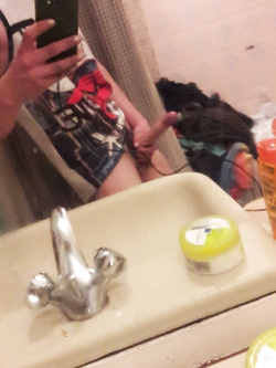 CAZZONE GIOVANE E PELOSO