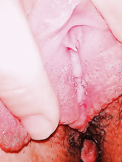 Lucy troietta pompinara !!