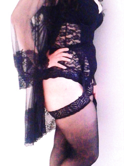 Lucy troietta pompinara !!