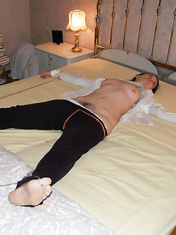 Mia moglie legata e schiavizzata