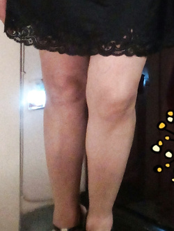 Signora Giulia 63 anni in spiaggia, in casa x strada