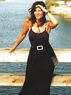 sempre Viola la web-slut