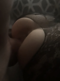 Scopata a pecora e calze strapate alla mia MILF preferita