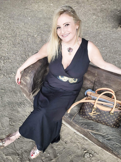 La moglie lo tradisce e lui la fa puttana