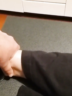 Mia moglie viene messa a nudo