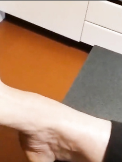 Mia moglie viene messa a nudo 2