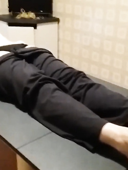 Mia moglie viene messa a nudo 2