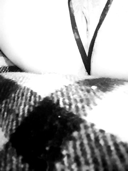 Quando sono sola in casa  mi diverto cosi