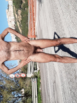 Nudo in strada