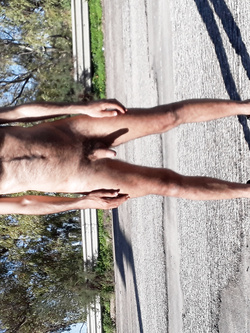 Nudo in strada