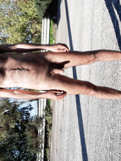 Nudo in strada