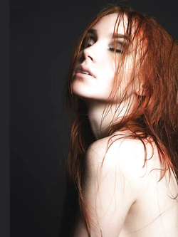 Le ragazza calce della linea erotica red passion