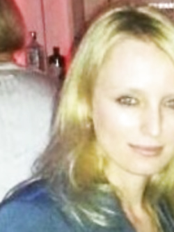 ALINA - PORCELLONA BIONDA ALLO SBANDO