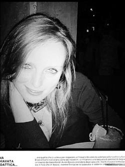 ALINA - PORCELLONA BIONDA ALLO SBANDO