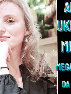 ALINA - PORCELLONA BIONDA ALLO SBANDO