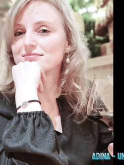 ALINA - PORCELLONA BIONDA ALLO SBANDO