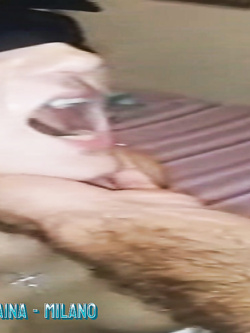 ALINA - PORCELLONA BIONDA ALLO SBANDO