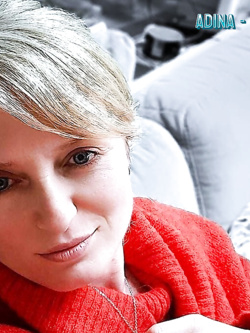 ALINA - PORCELLONA BIONDA ALLO SBANDO