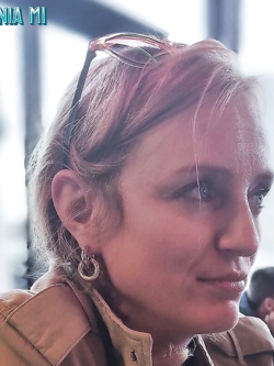 ALINA - PORCELLONA BIONDA ALLO SBANDO