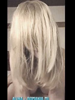 ALINA - PORCELLONA BIONDA ALLO SBANDO