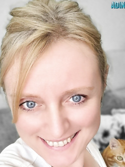 ALINA - PORCELLONA BIONDA ALLO SBANDO