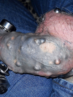 cazzo pene chiuso a chiave in castità