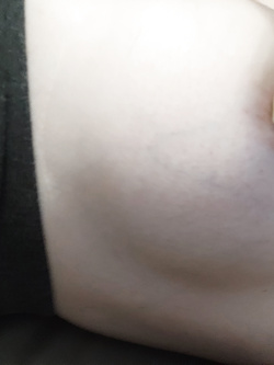 CULO ROSSO E CAPEZZOLI TIRATI