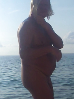 OCA LA VACCA:BATTONA AL MARE PROSTITUTA SCHIAVA 3285932523