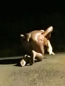 OCA LA VACCA:BATTONA IN STRADA PROSTITUTA SCHIAVA 3285932523