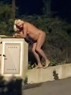 OCA LA VACCA:BATTONA IN STRADA PROSTITUTA SCHIAVA 3285932523