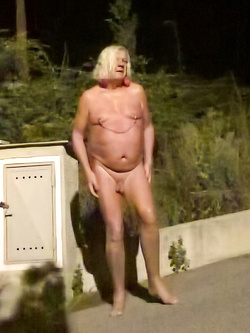 OCA LA VACCA:BATTONA IN STRADA PROSTITUTA SCHIAVA 3285932523