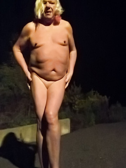 OCA LA VACCA:BATTONA IN STRADA PROSTITUTA SCHIAVA 3285932523