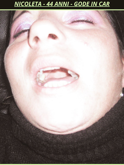 NICOLETA - MILANO - PORCELLA ESIBIZIONISTA