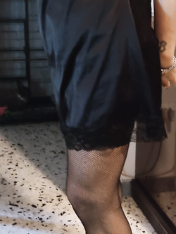 Puttana vecchia  maiala 64 anni