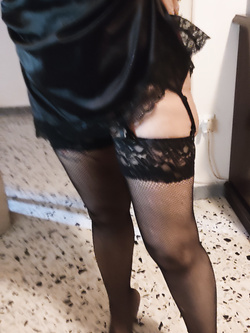 Puttana vecchia  maiala 64 anni