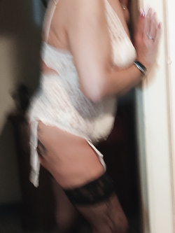 Puttana vecchia  maiala 64 anni