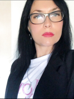 La zoccola di Silvia merita le vostre sborrate!!