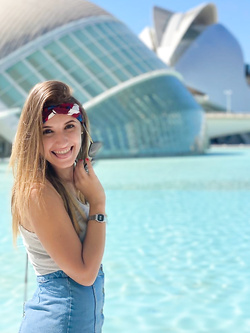 Alessandra mi vende le sue scarpe!