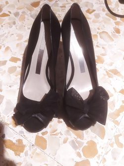 Alessandra mi vende le sue scarpe!