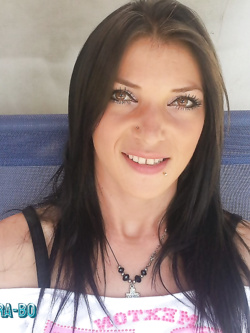 MIKELA - ZINGARA RUMENA IN AZIONE