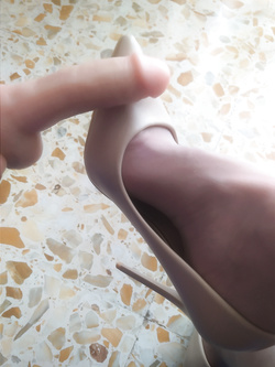 Pronta per uscire...a troieggiare!