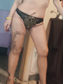 Mamma 64 anni ingorda di cazOni giovani