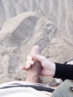 Mi fa schizzare in spiaggia