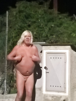 OCA LA VACCA:BATTONA AL LAVORO PROSTITUTA SCHIAVA 3285932523