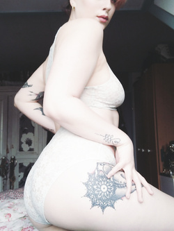 Questo Donna hot sta guardando assolutamente sbalorditiva