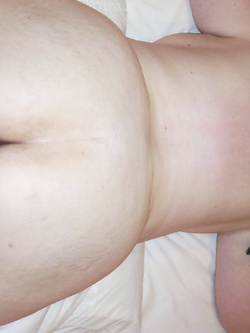 Moglie del mio amico sottomessa