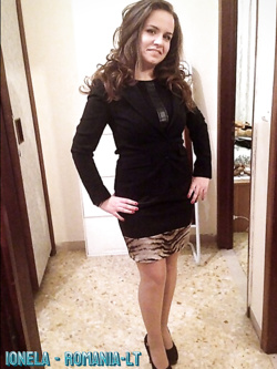 IONELA ESIBIZIONISTA DI LATINA